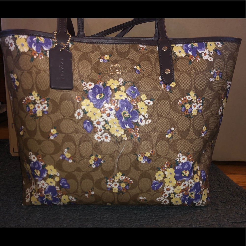 Coach signature floral tote (Reversible)